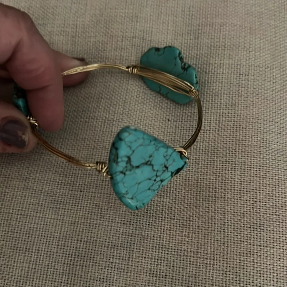 Turquoise stone bracelet